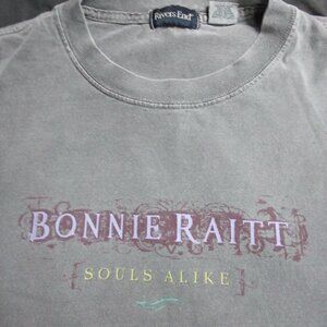 Vintage Bonnie Raitt Souls Alike Tour 2005 T-Shirt